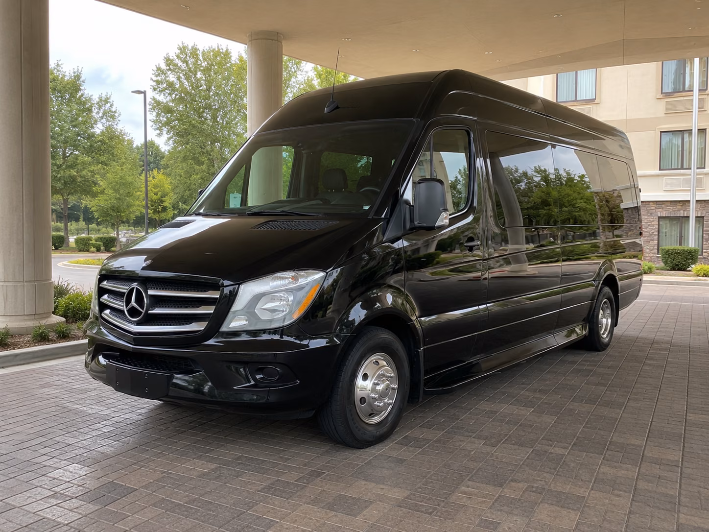 glendale book shuttle buses for employees in glendale