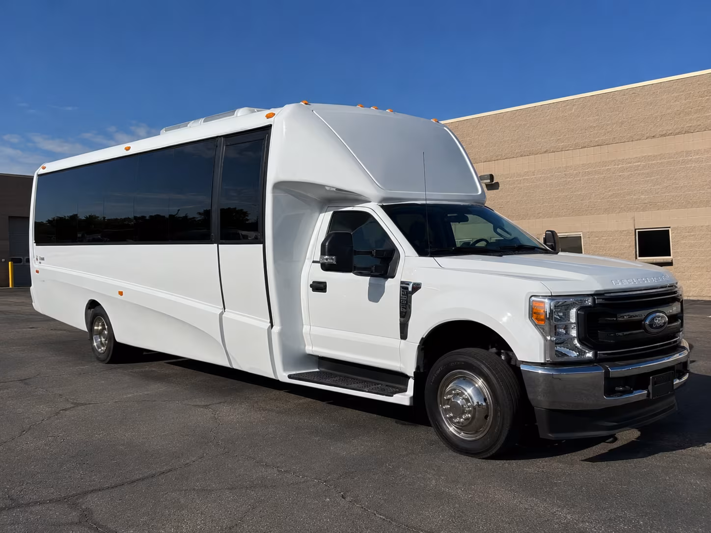 pasadena wedding charter bus rentals in pasadena