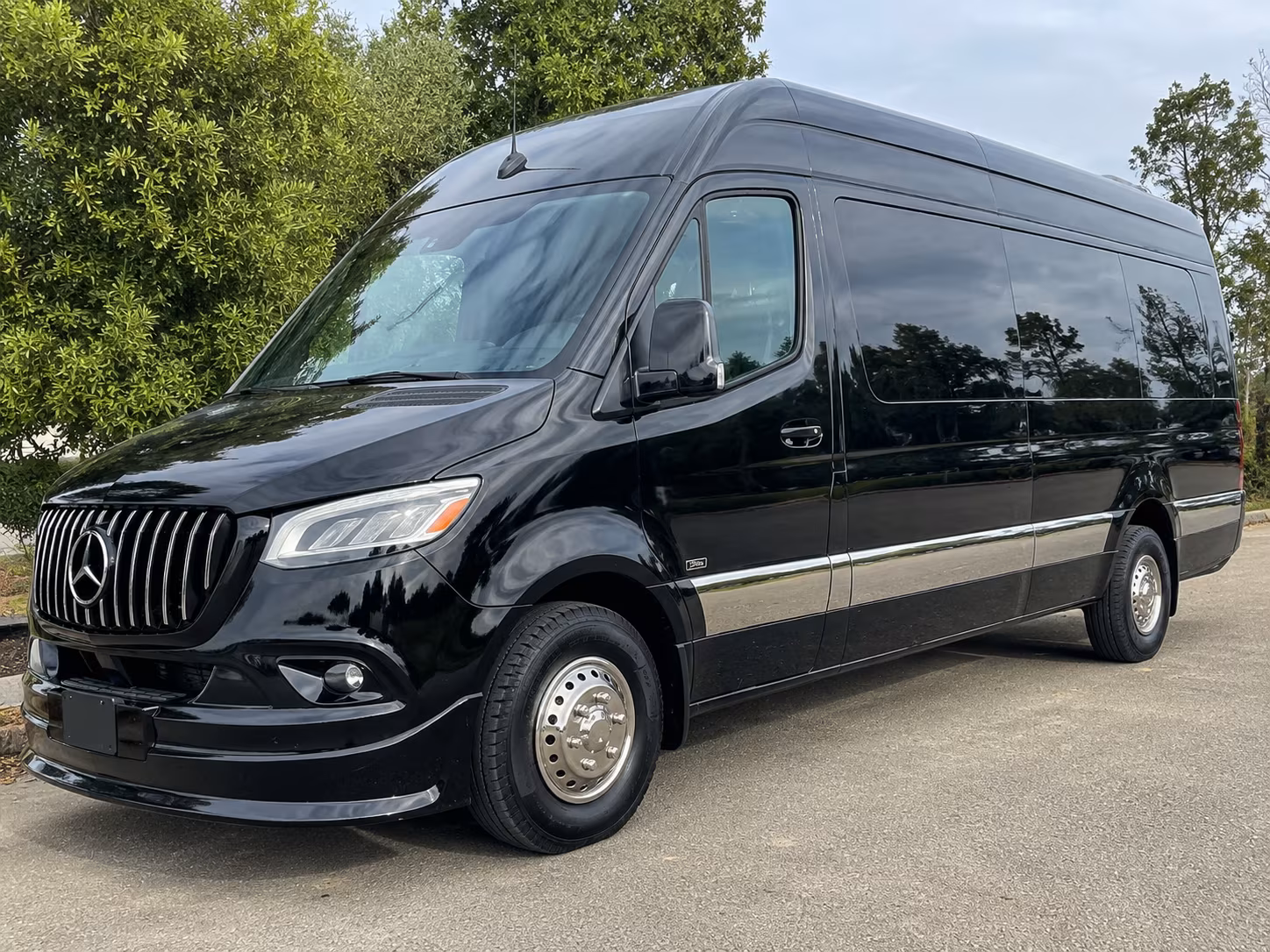 santa clarita long distance transportation onboard seating
