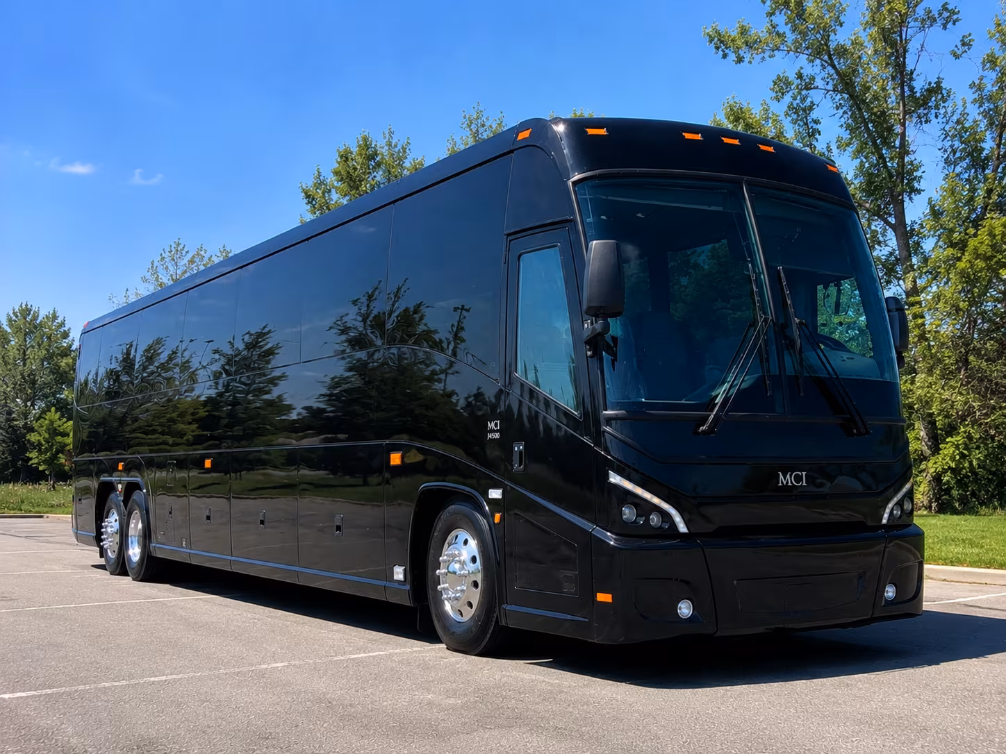 santaclaritacharterbuscompany com is the easiest way to plan a ski trip to mammoth or big bear from santa clarita