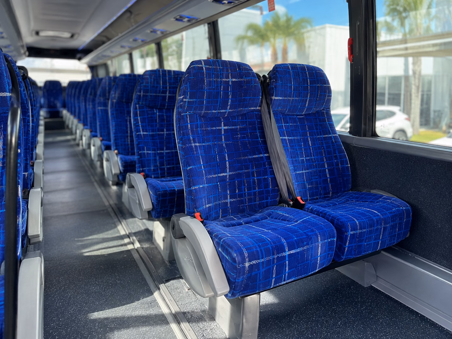 santaclaritacharterbuscompany com makes it easy to get to six flags magic mountain concert events