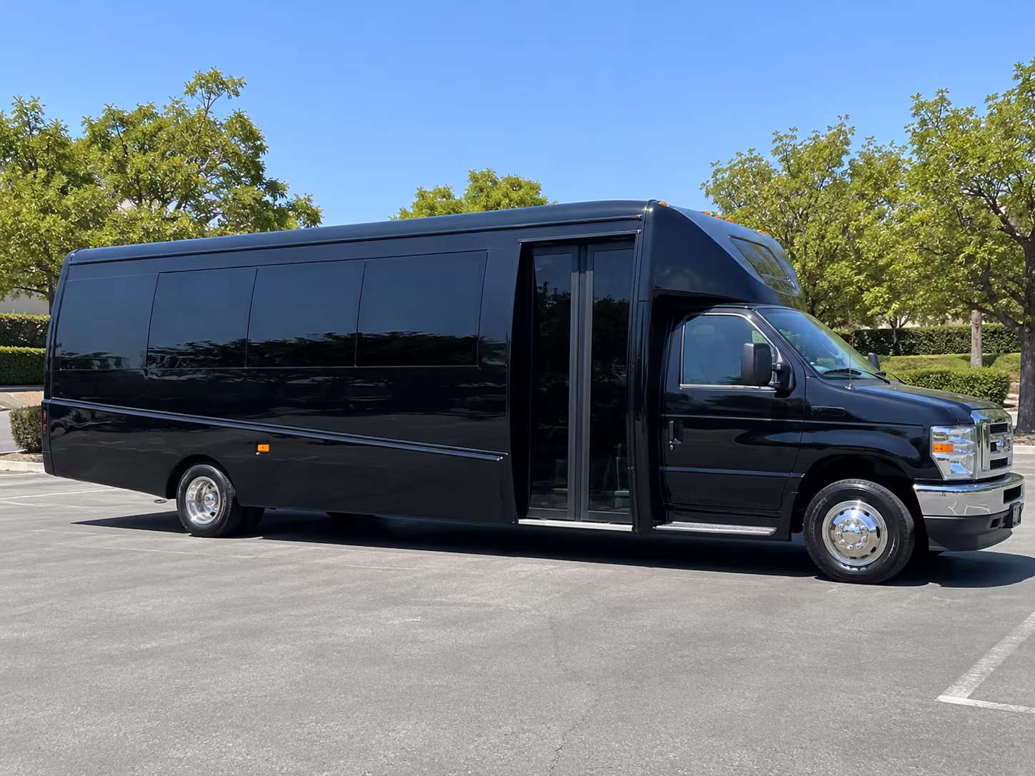 thousand oaks plan your big night with thousand oaks prom bus rentals